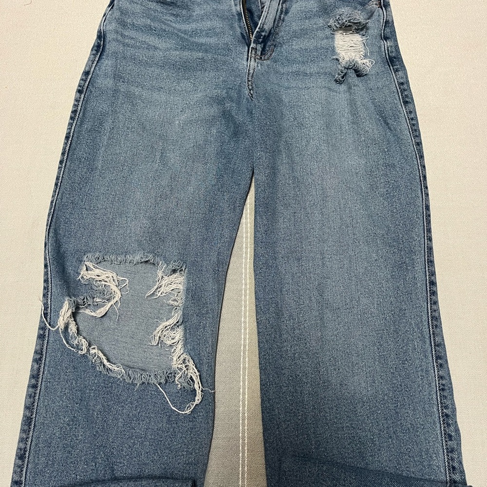 Hollister Ultra-Rise Vintage Straight Jeans in Classic Blue